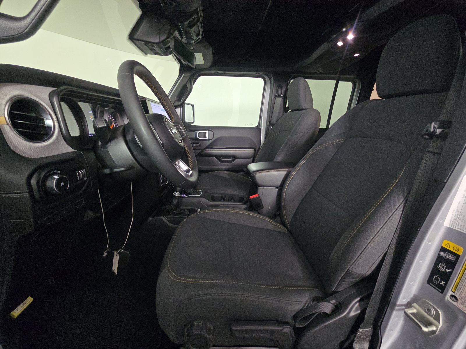 2024 Jeep Wrangler Sahara AWD