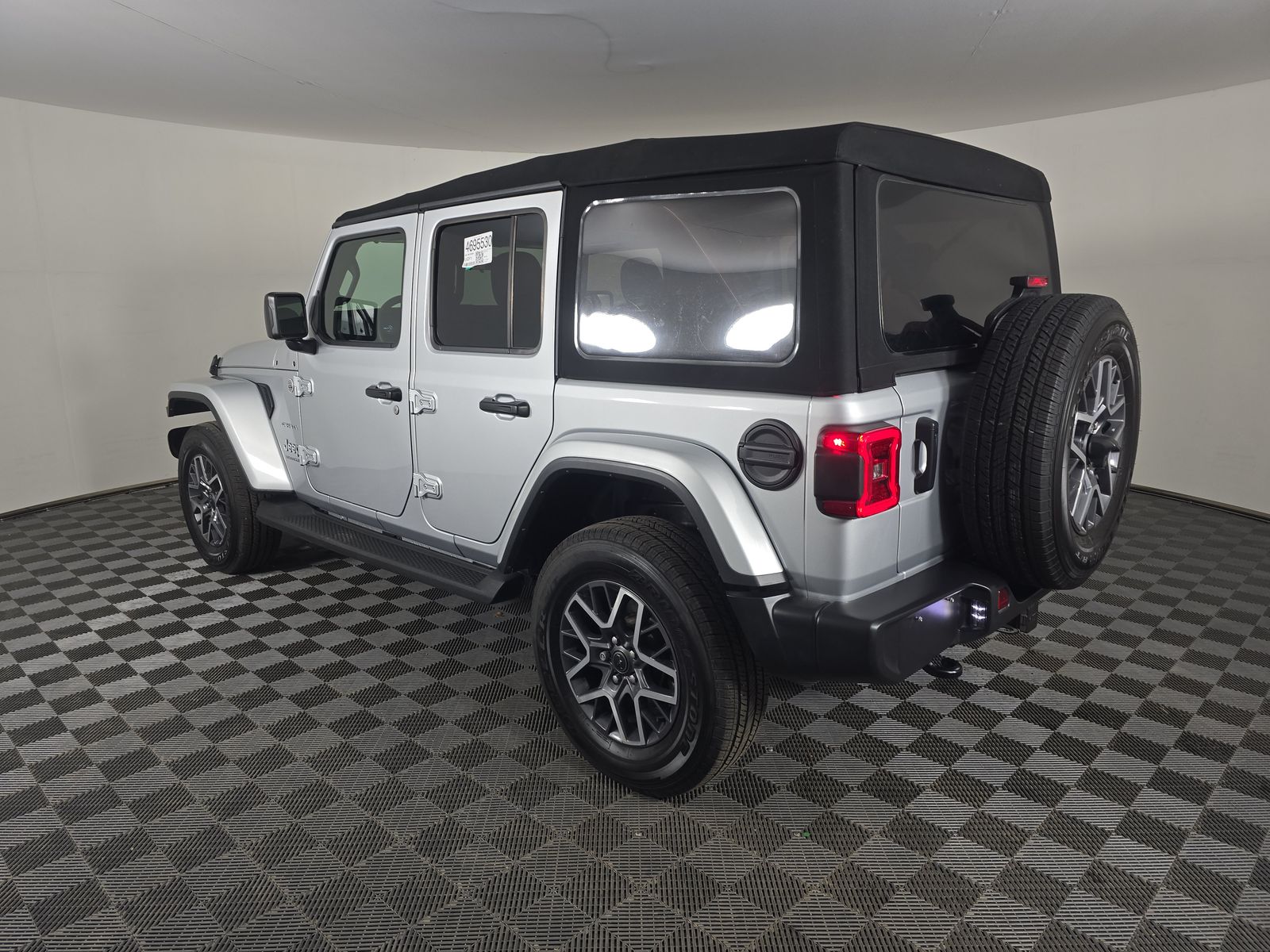 2024 Jeep Wrangler Sahara AWD