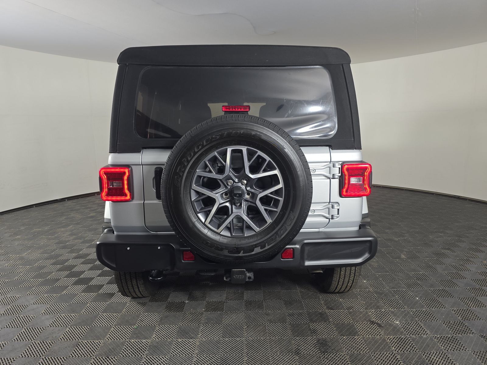 2024 Jeep Wrangler Sahara AWD