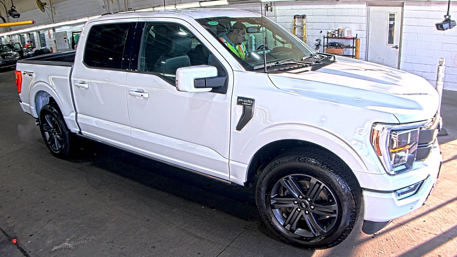 2023 Ford F-150 Lariat AWD