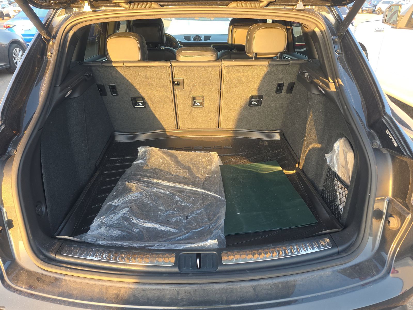 2024 Porsche Macan Base AWD