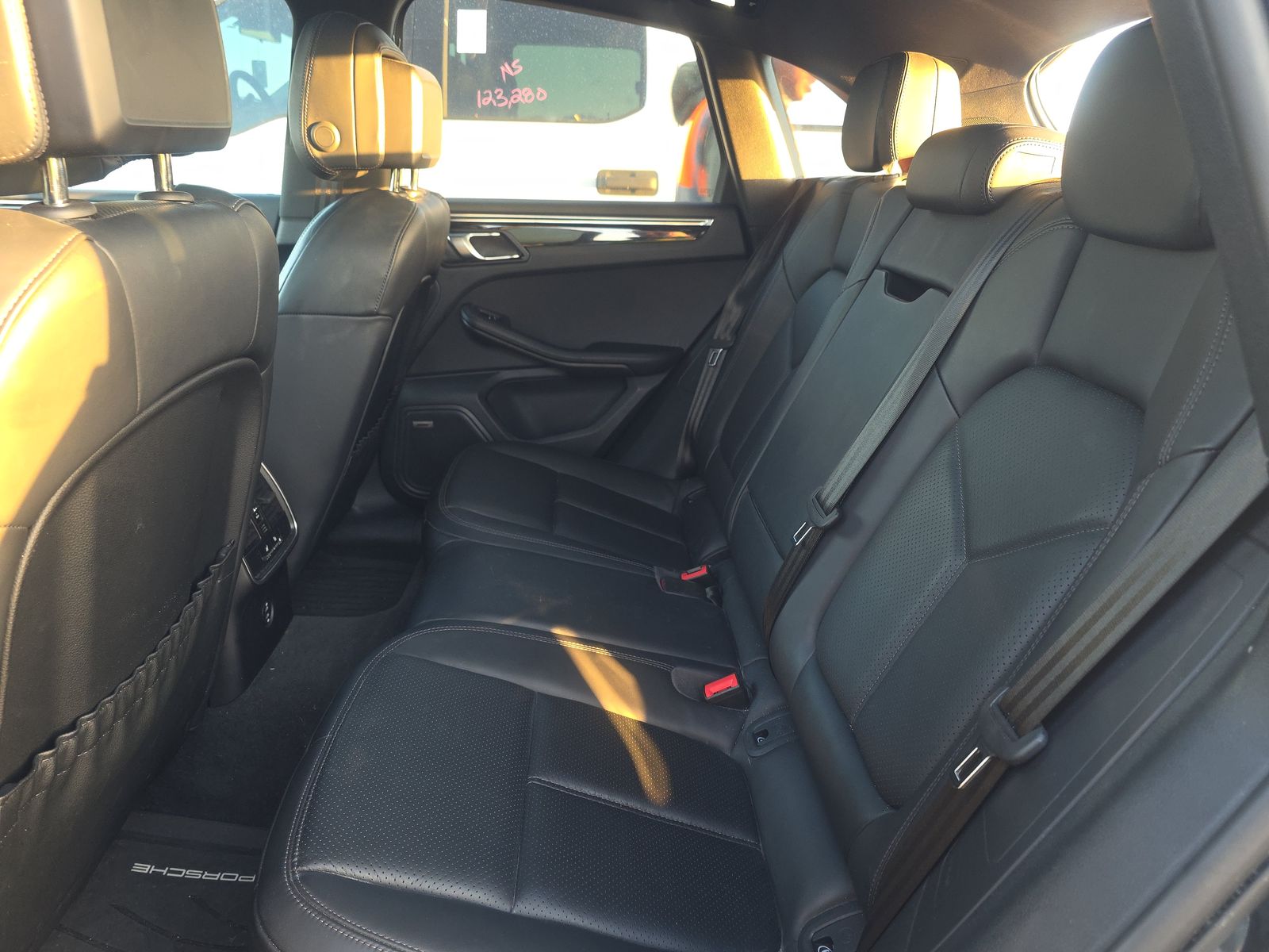 2024 Porsche Macan Base AWD