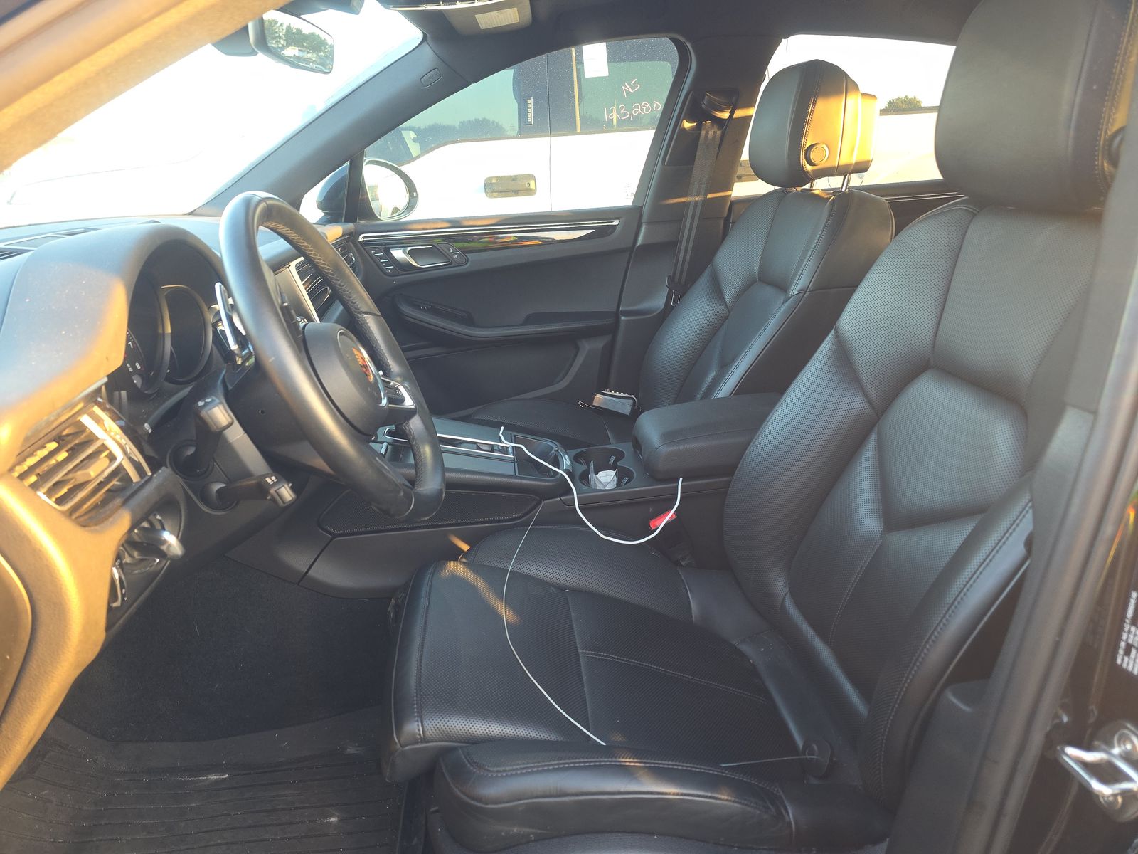 2024 Porsche Macan Base AWD