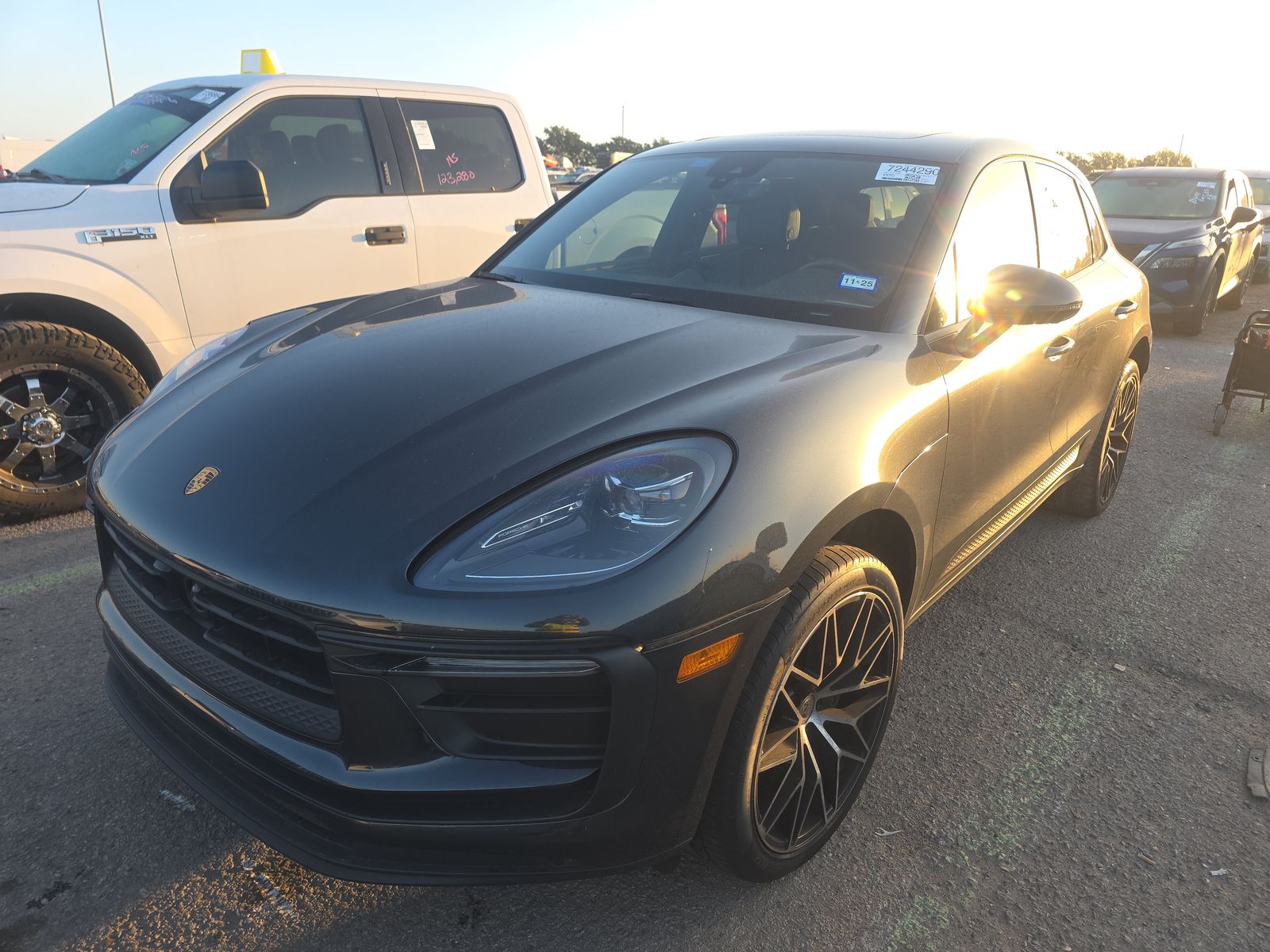 2024 Porsche Macan Base AWD