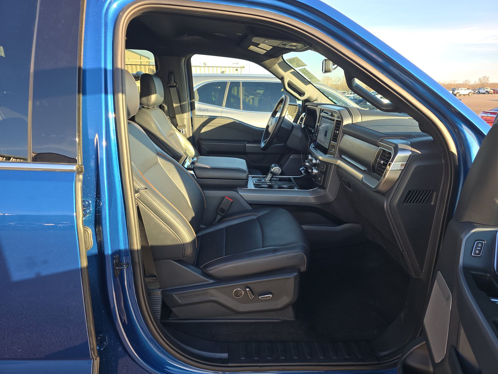 2025 Ford F-150 Hybrid Lariat AWD