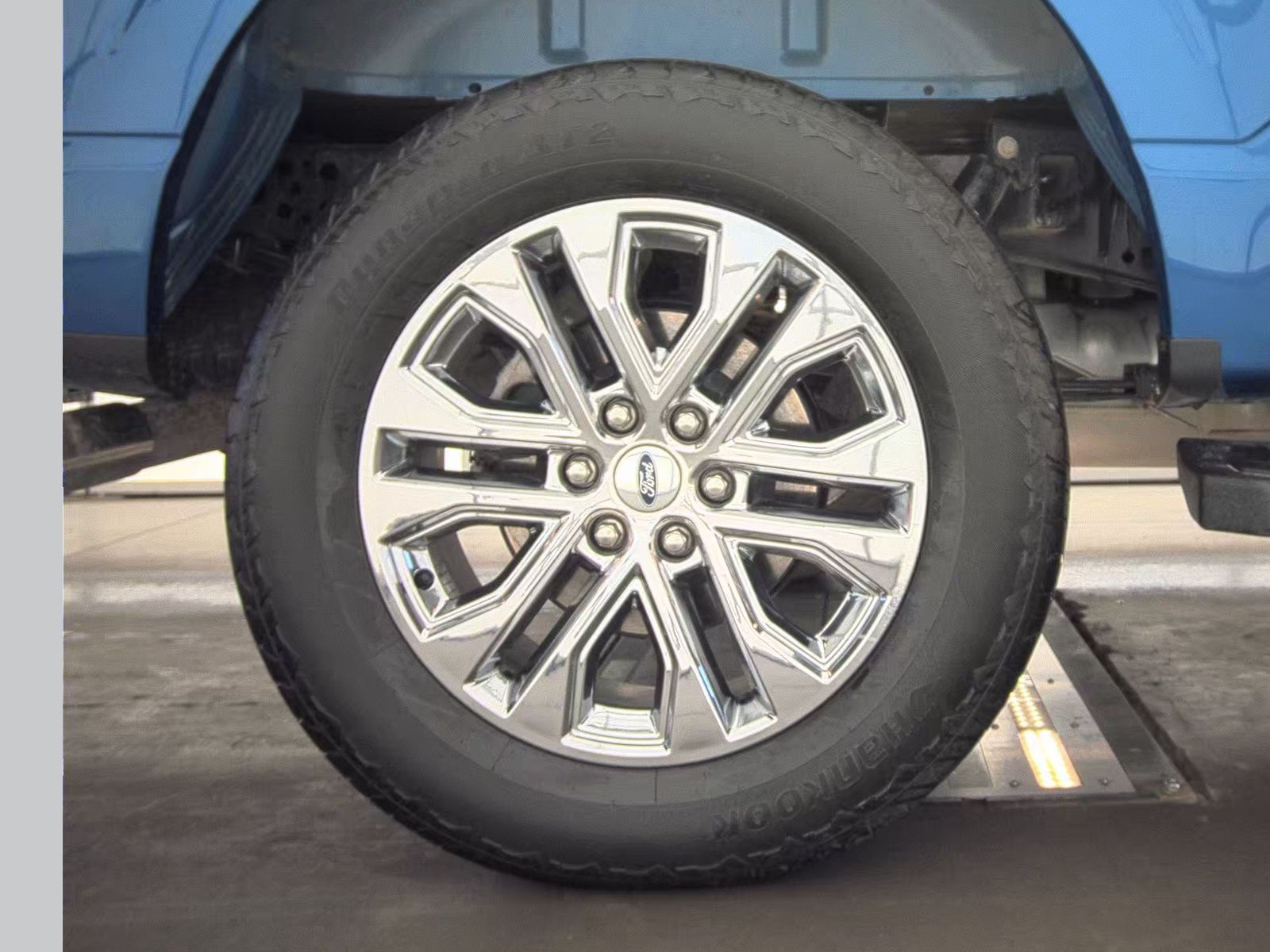 2025 Ford F-150 Hybrid Lariat AWD