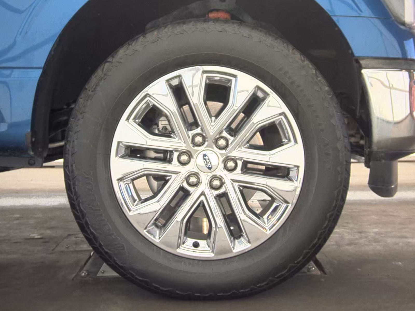 2025 Ford F-150 Hybrid Lariat AWD