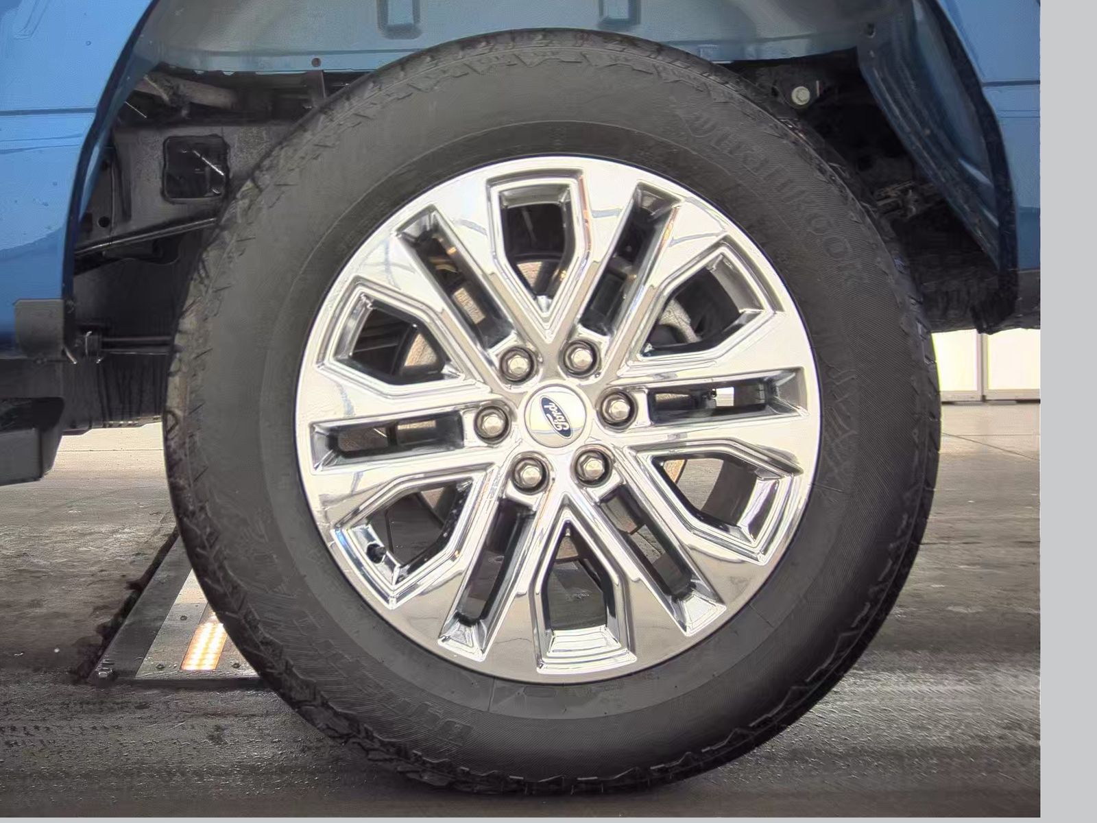 2025 Ford F-150 Hybrid Lariat AWD