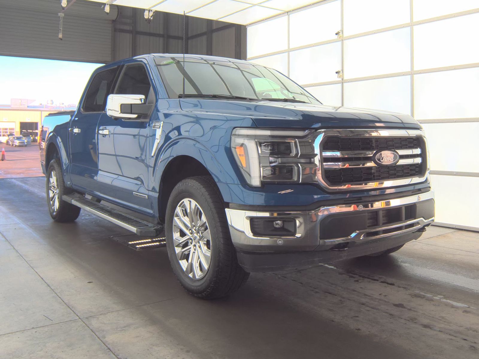 2025 Ford F-150 Hybrid Lariat AWD
