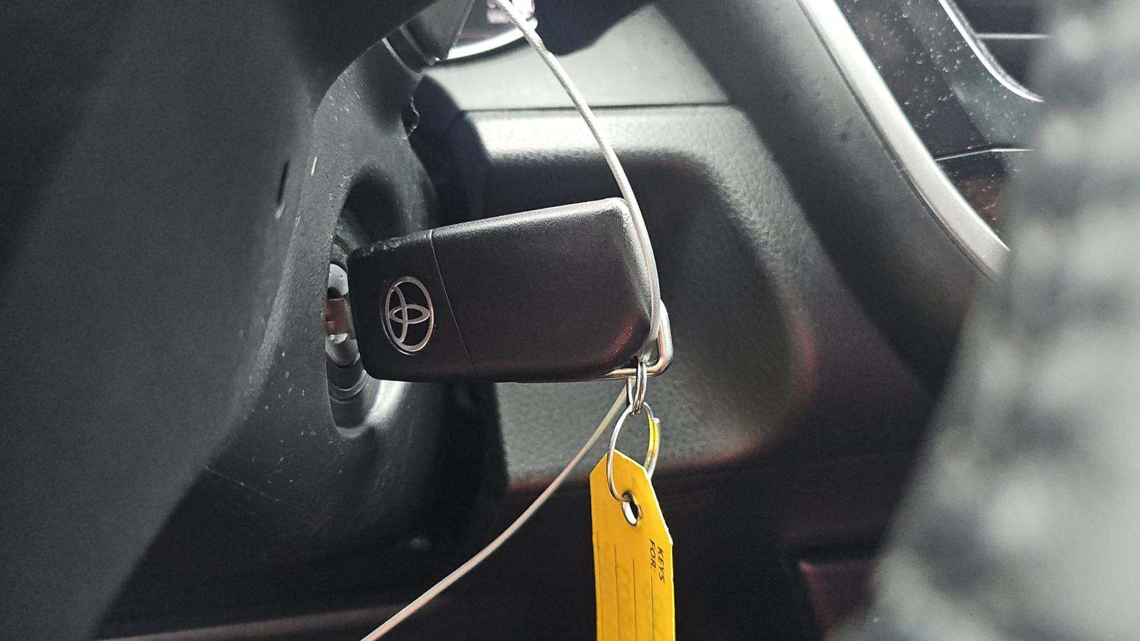 2024 Toyota Camry SE FWD