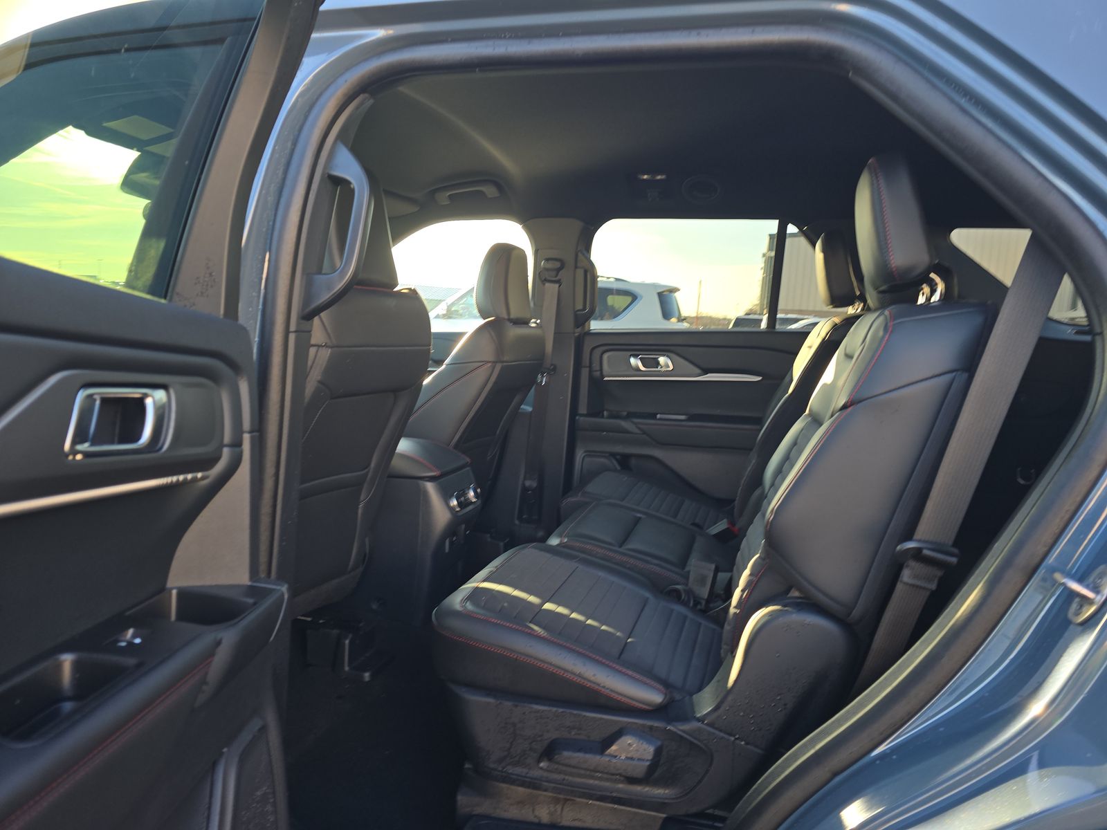 2025 Ford Explorer ST-Line RWD