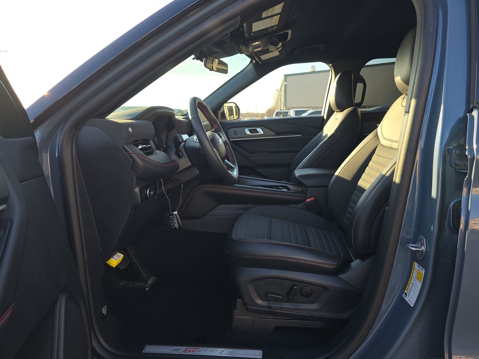 2025 Ford Explorer ST-Line RWD