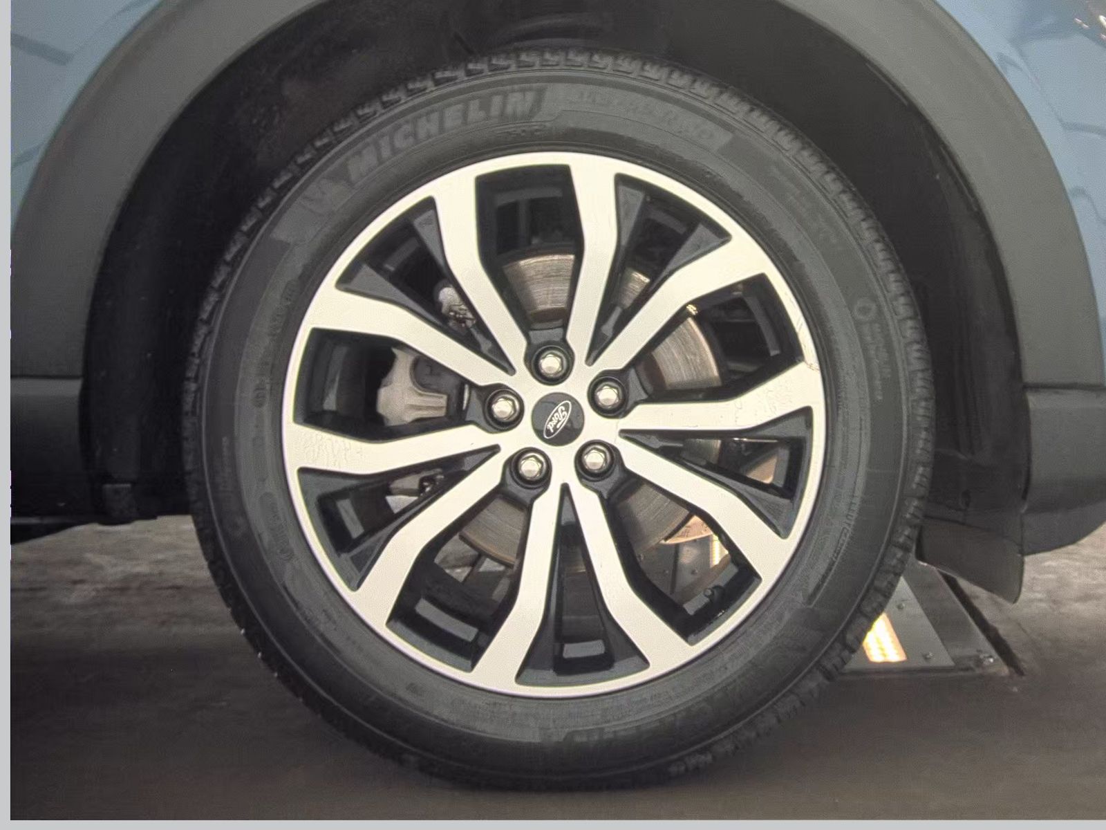 2025 Ford Explorer ST-Line RWD