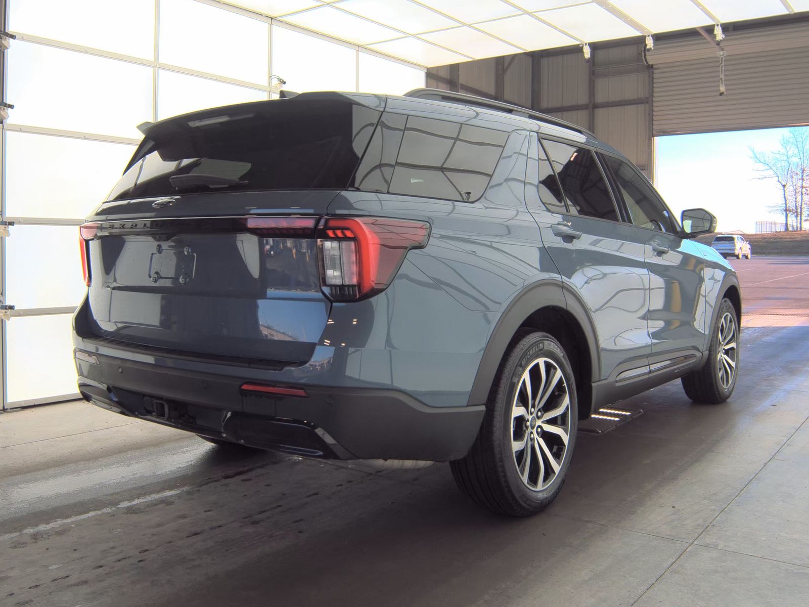 2025 Ford Explorer ST-Line RWD