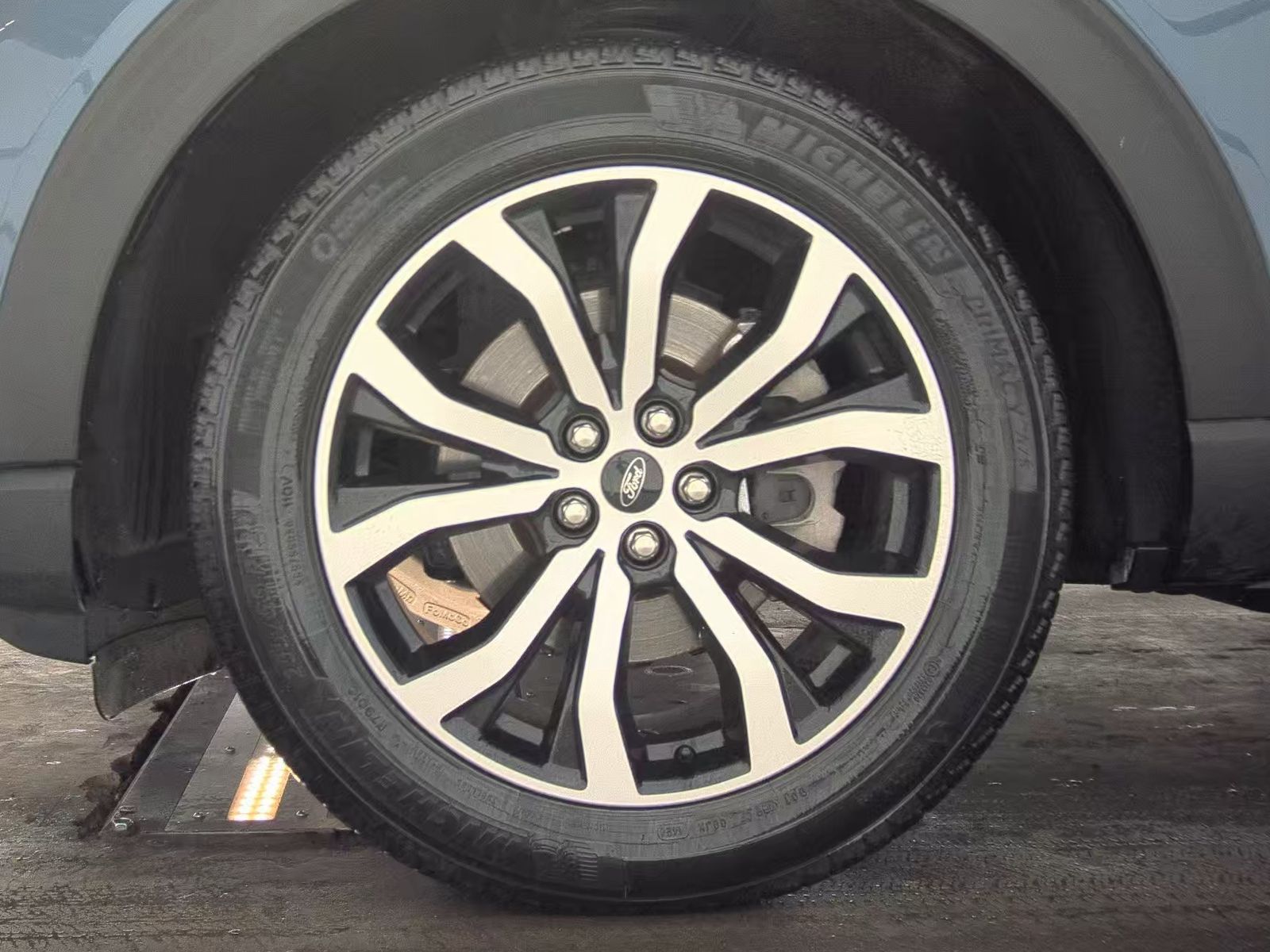 2025 Ford Explorer ST-Line RWD