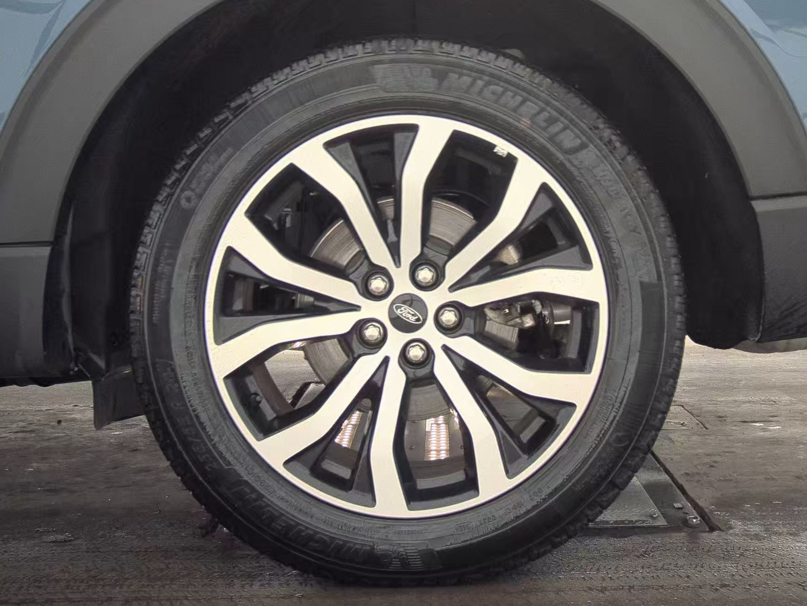 2025 Ford Explorer ST-Line RWD