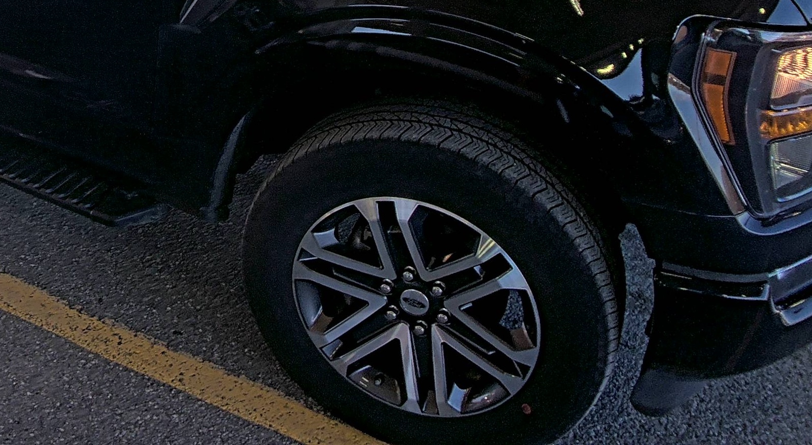 2023 Ford F-150 XL AWD