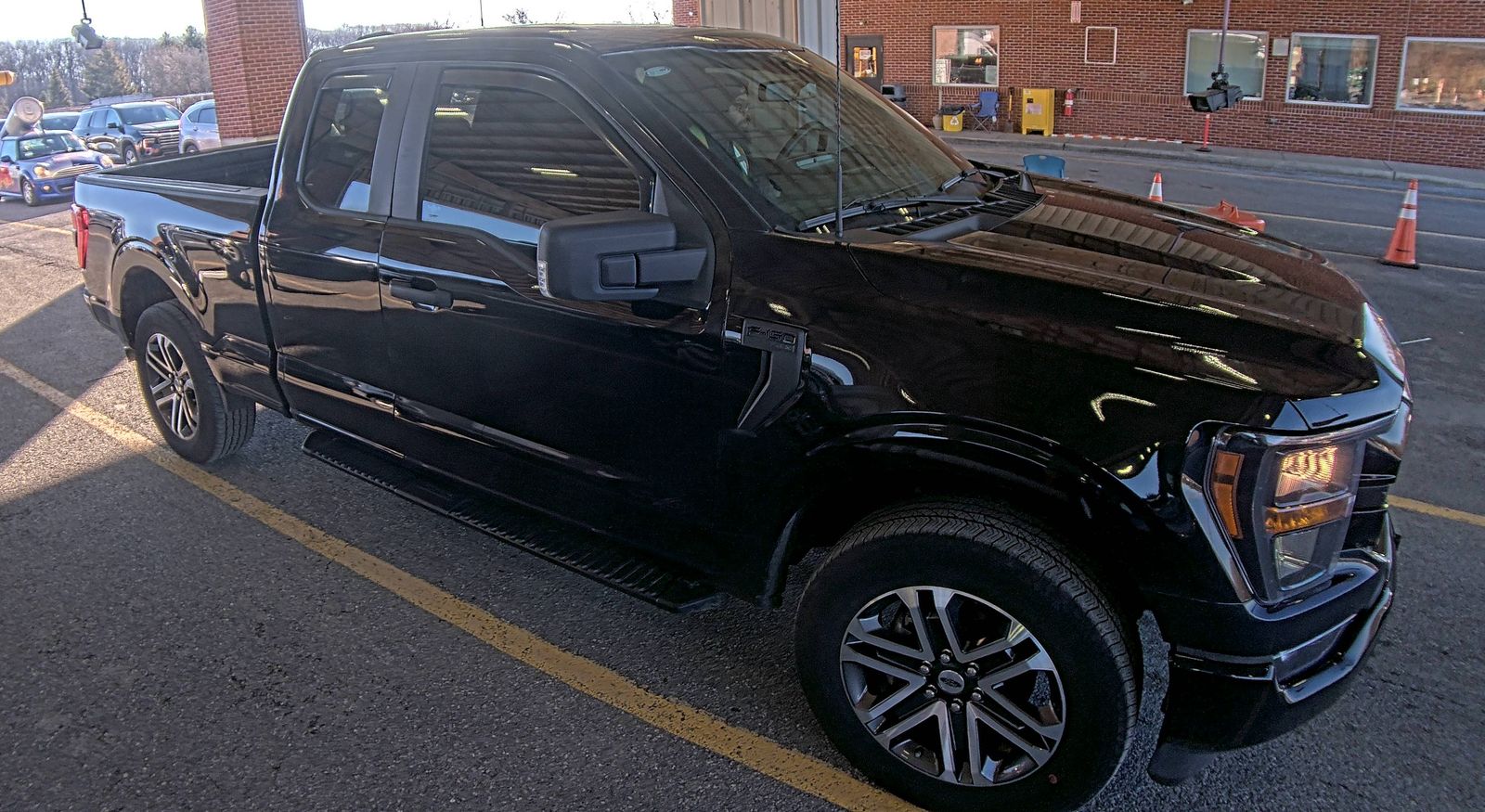 2023 Ford F-150 XL AWD