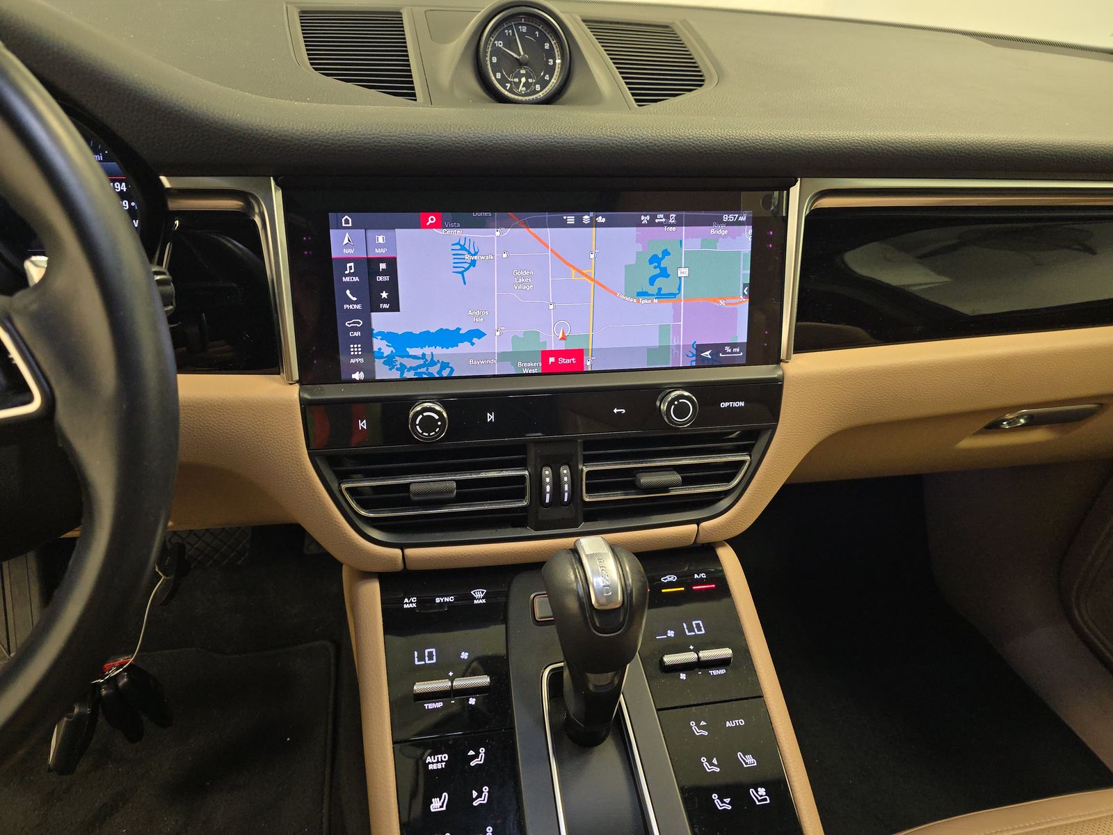 2024 Porsche Macan Base AWD