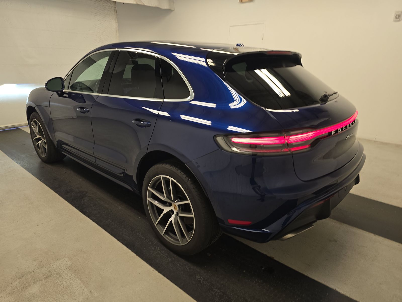 2024 Porsche Macan Base AWD