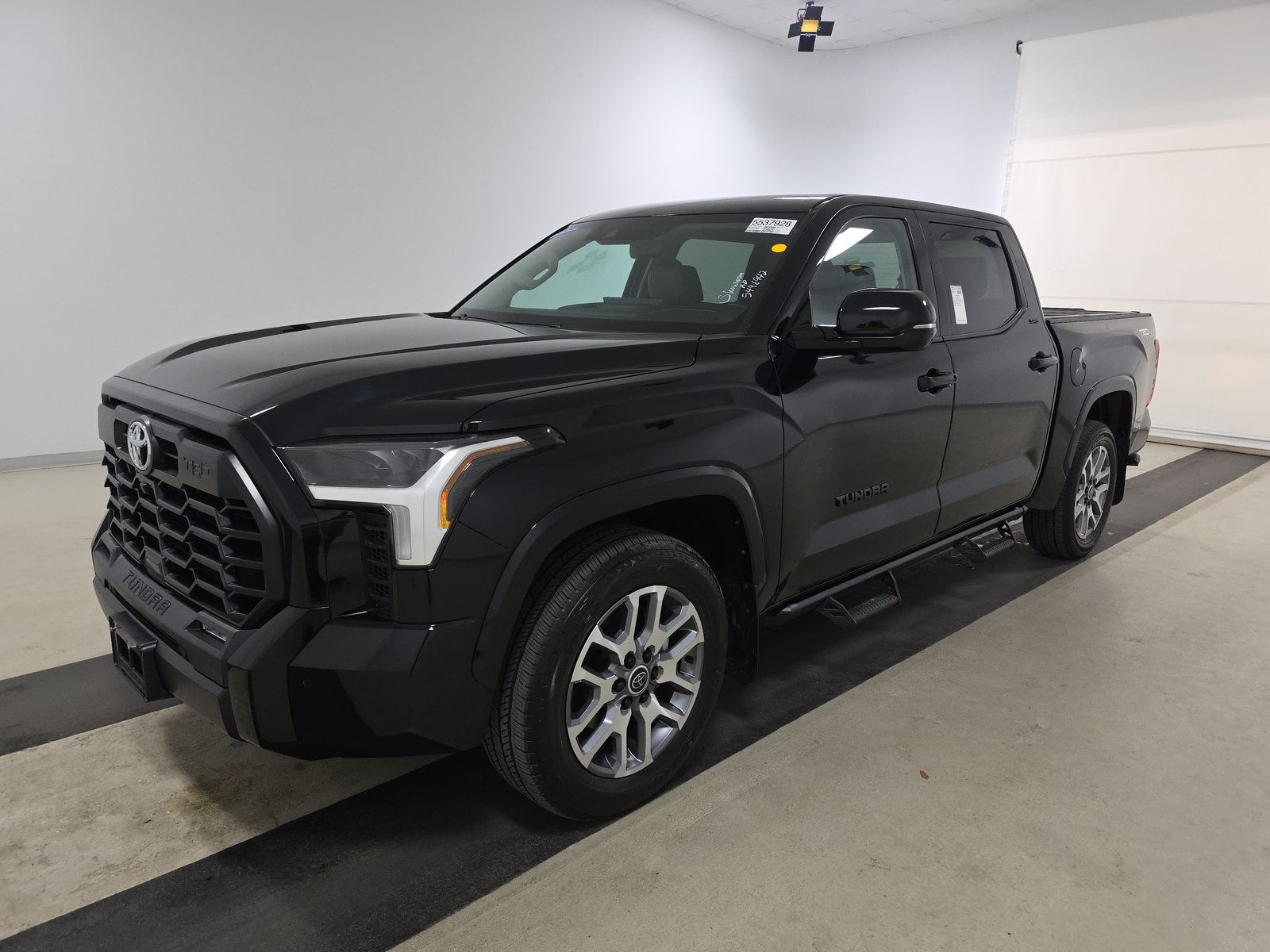 2024 Toyota Tundra SR5 AWD