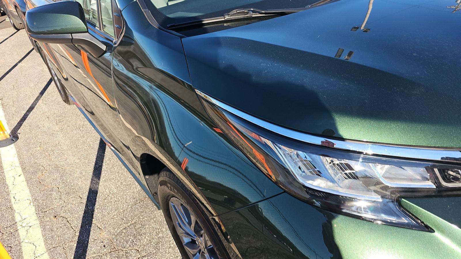 2024 Toyota Sienna LE FWD