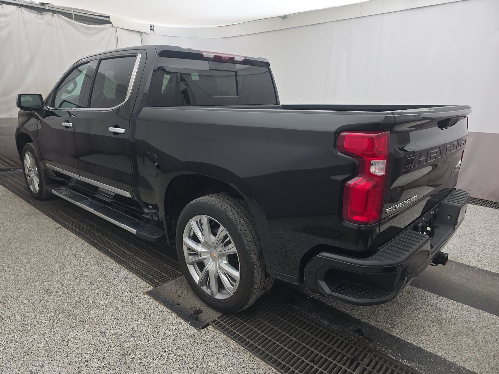 2022 Chevrolet Silverado 1500 High Country AWD