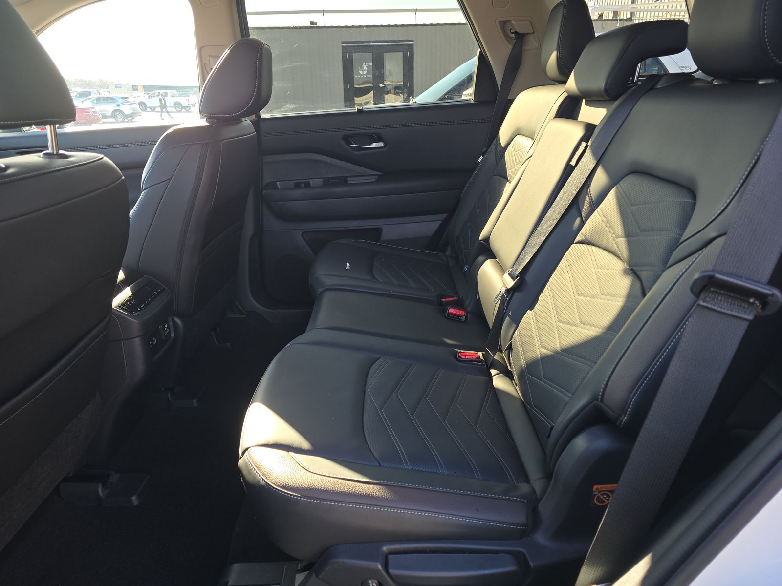 2024 Nissan Pathfinder Platinum AWD