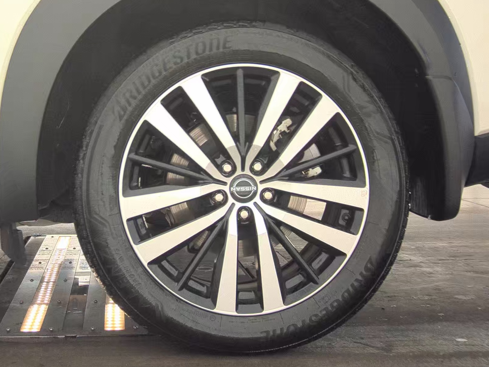 2024 Nissan Pathfinder Platinum AWD