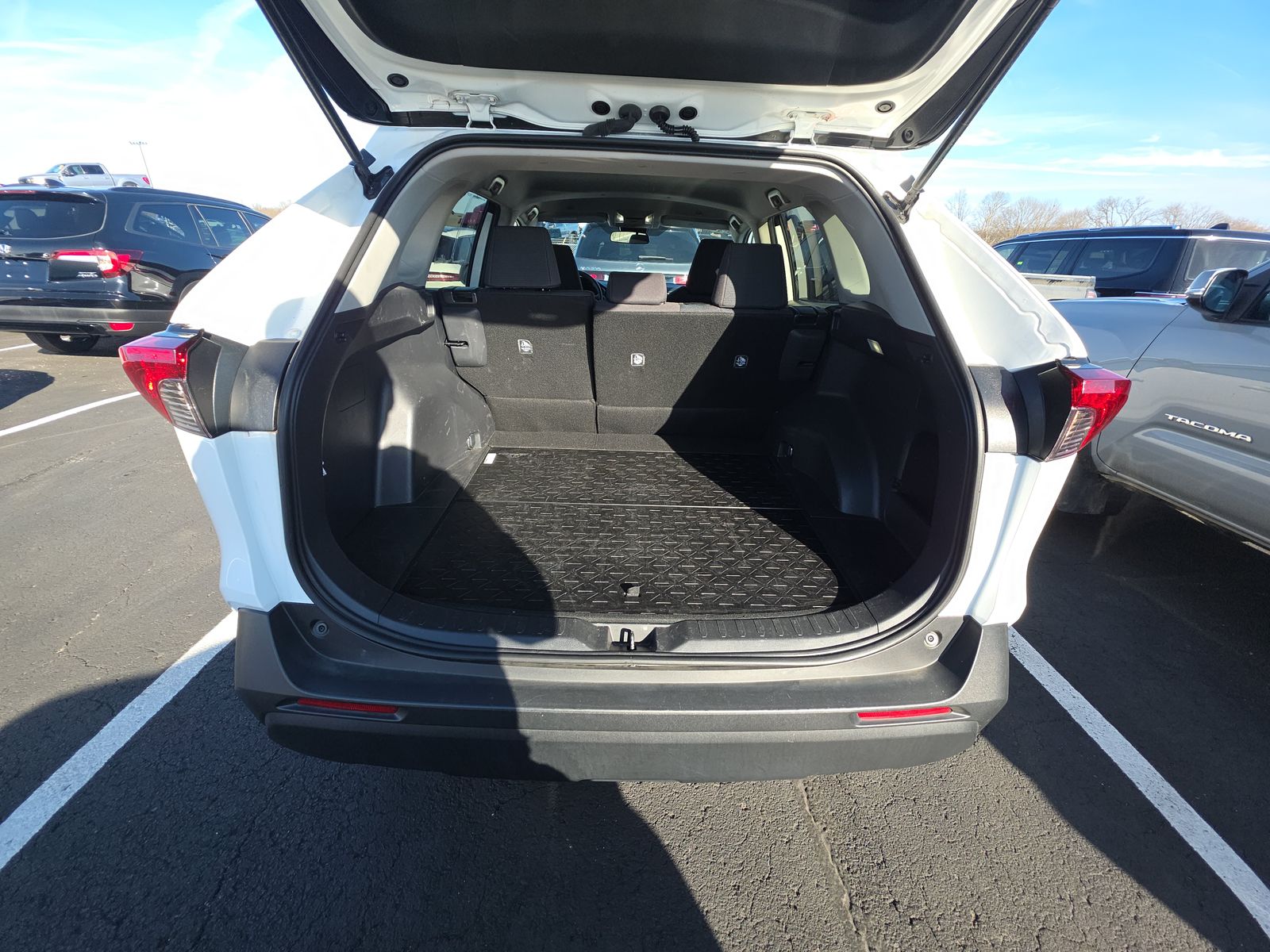 2024 Toyota RAV4 LE FWD