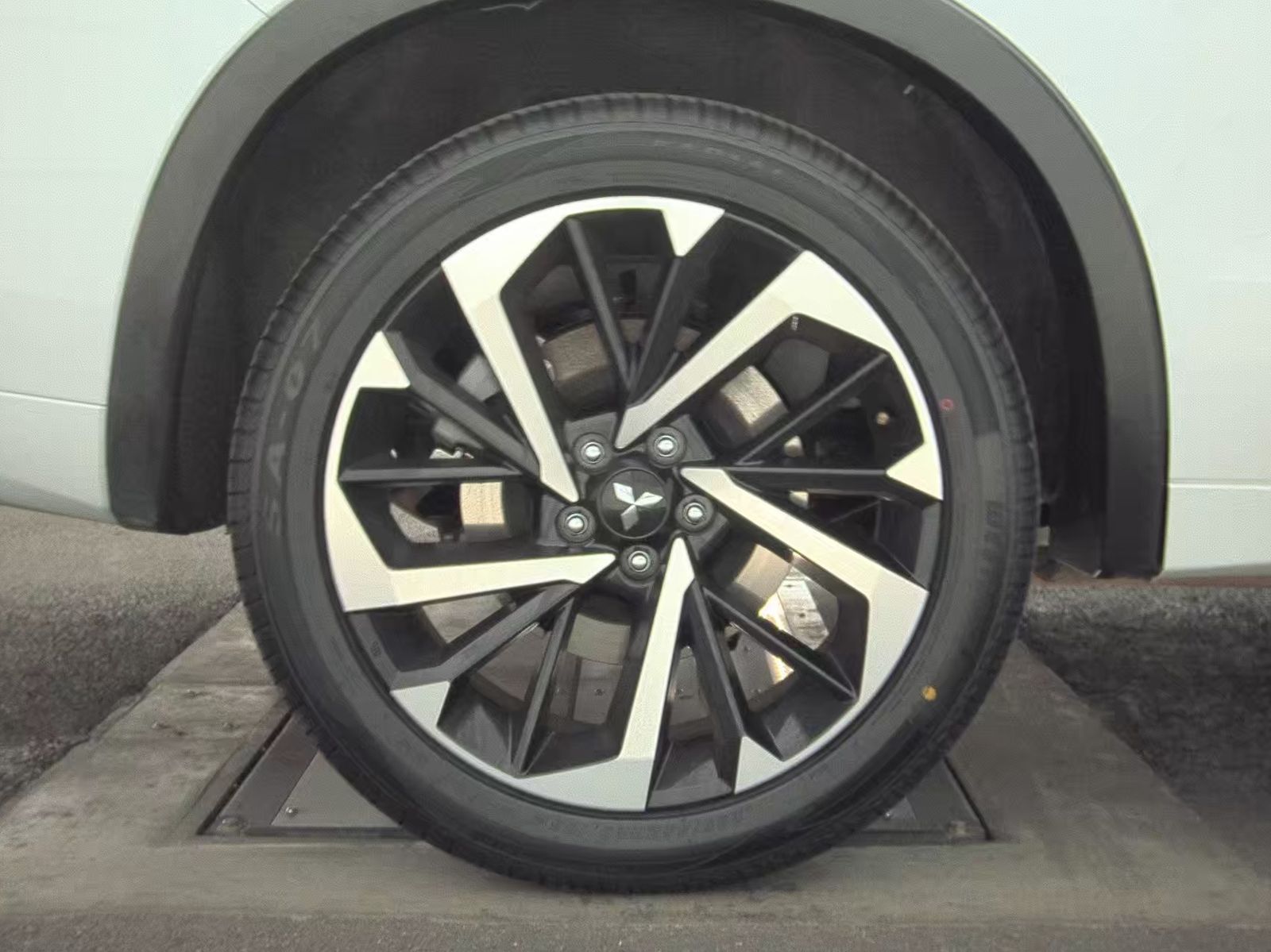 2024 Mitsubishi Outlander PHEV SEL AWD