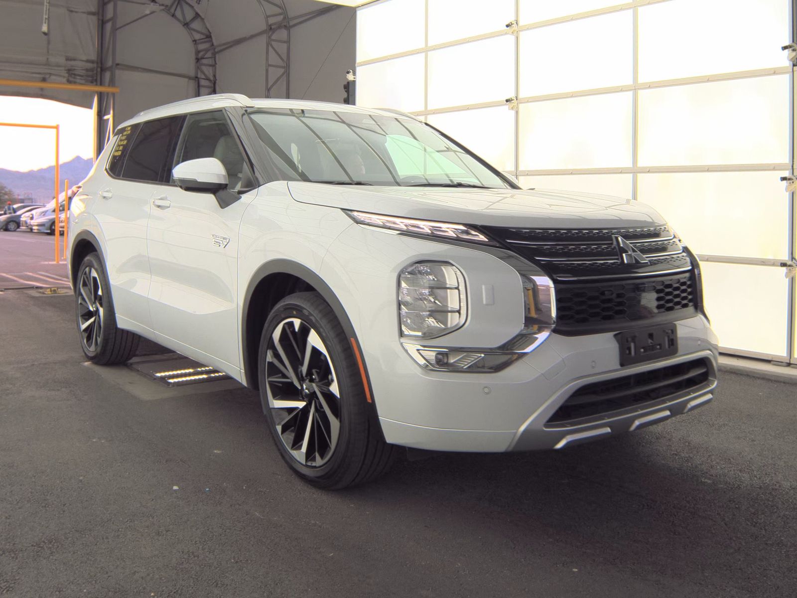 2024 Mitsubishi Outlander PHEV SEL AWD