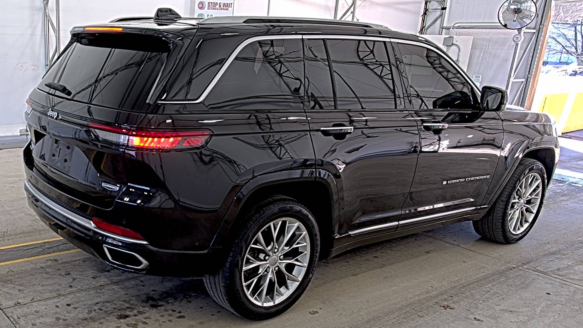 2023 Jeep Grand Cherokee Summit AWD