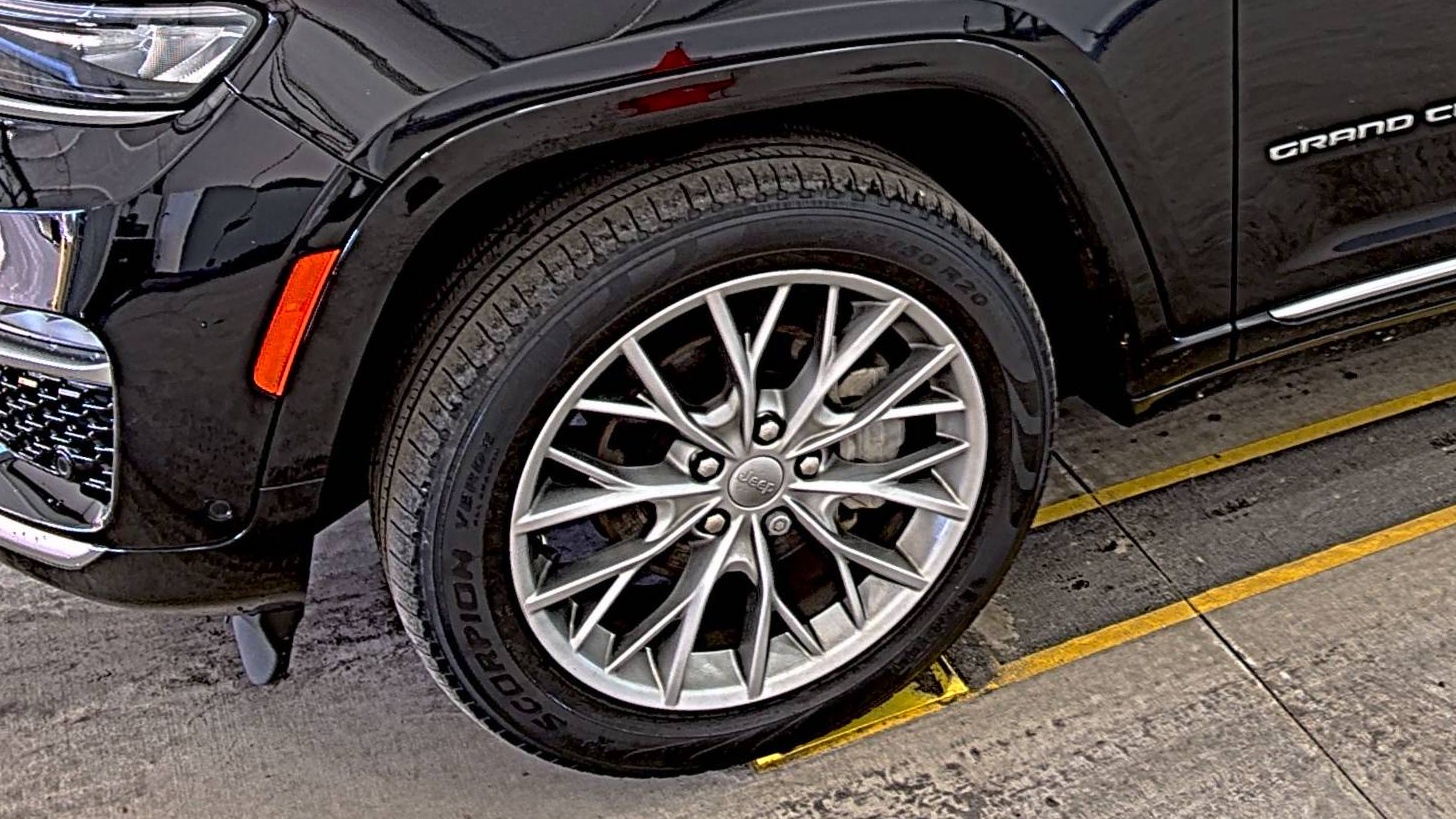 2023 Jeep Grand Cherokee Summit AWD