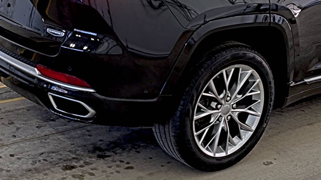 2023 Jeep Grand Cherokee Summit AWD