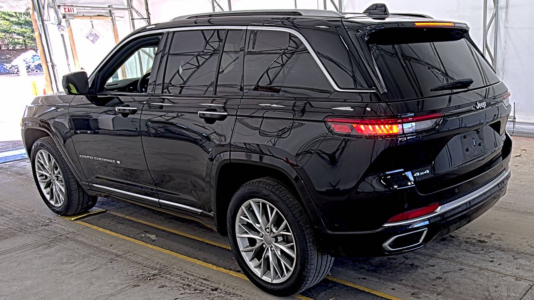 2023 Jeep Grand Cherokee Summit AWD