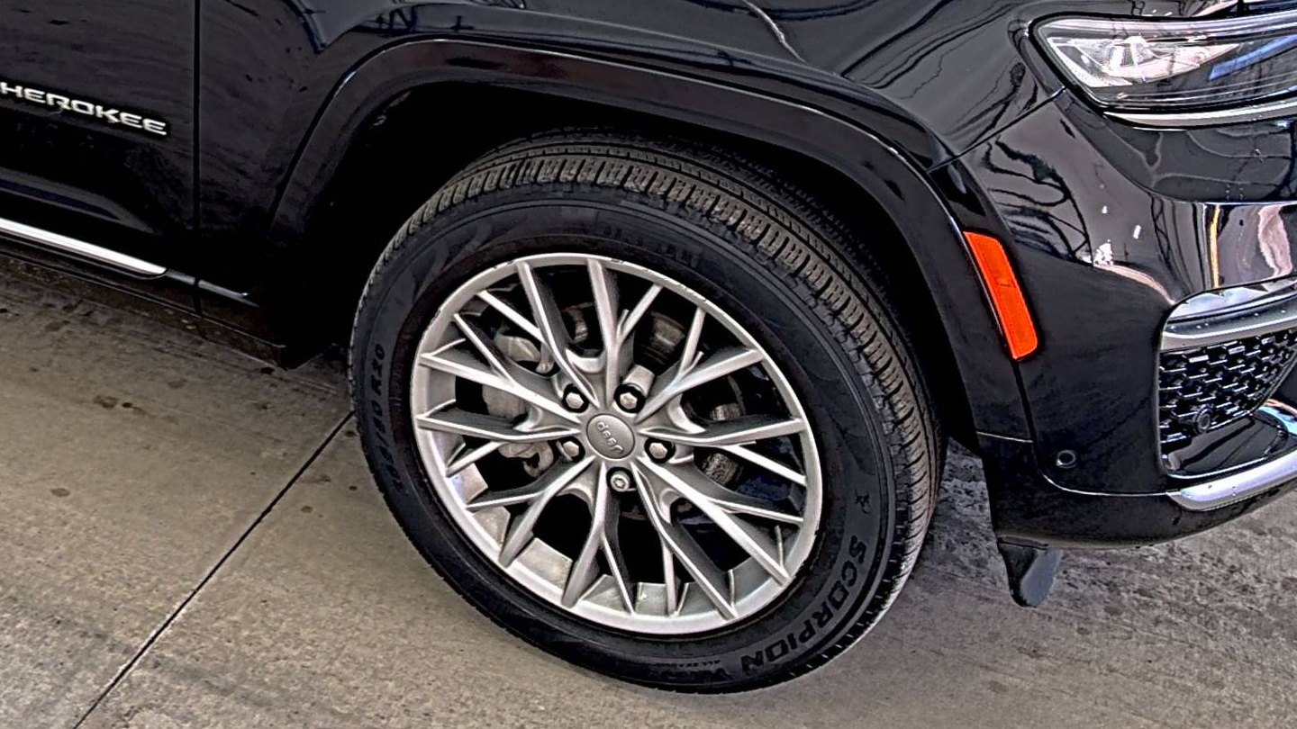 2023 Jeep Grand Cherokee Summit AWD