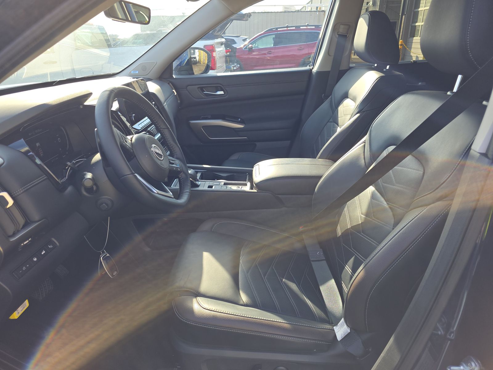 2024 Nissan Pathfinder Platinum FWD