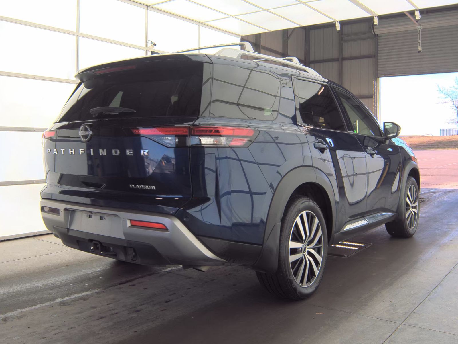 2024 Nissan Pathfinder Platinum FWD