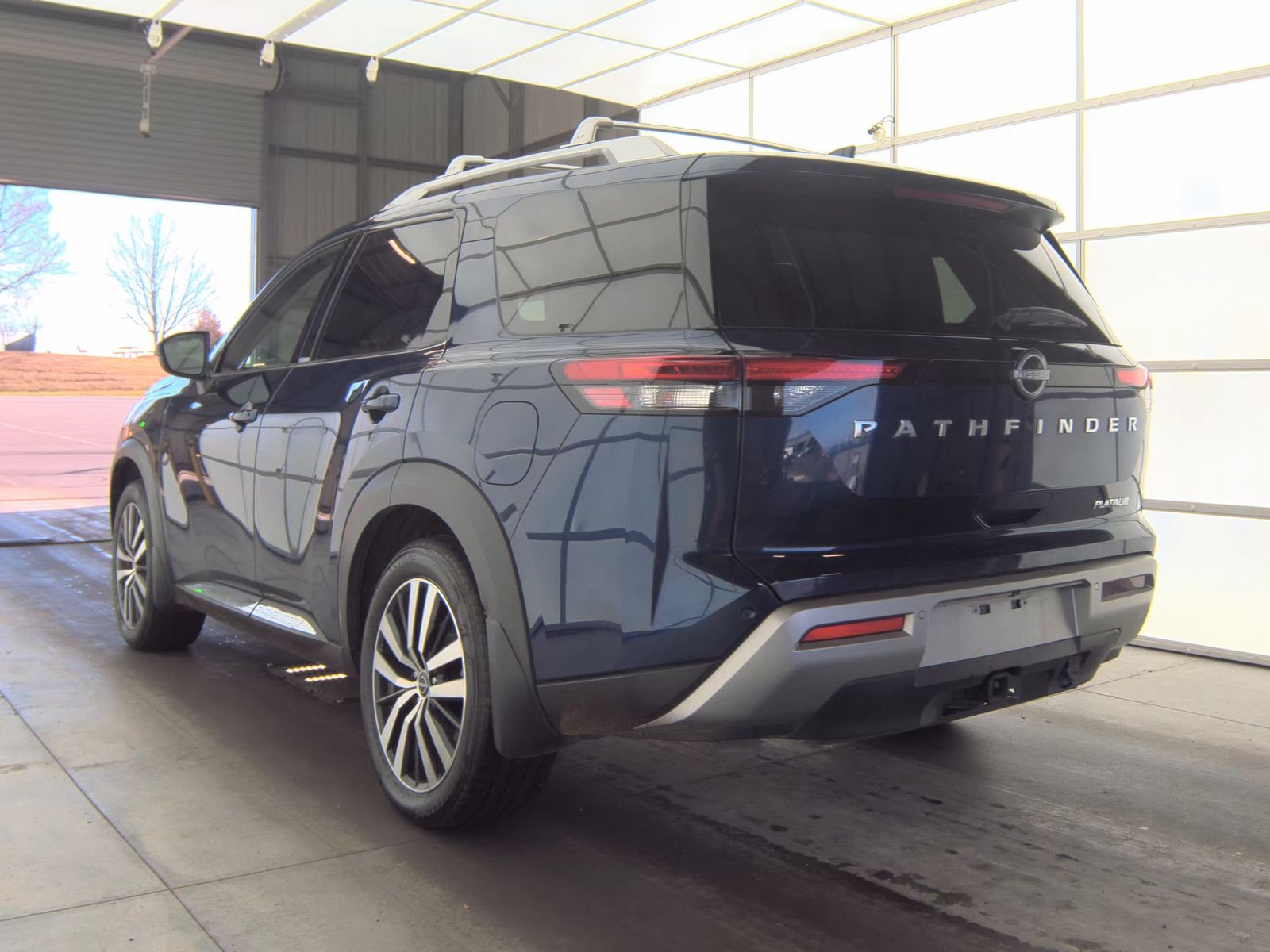 2024 Nissan Pathfinder Platinum FWD