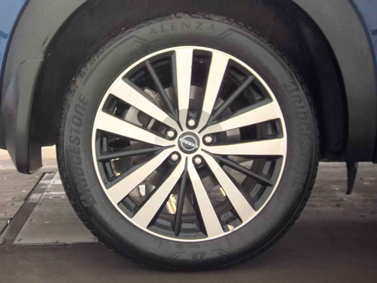 2024 Nissan Pathfinder Platinum FWD