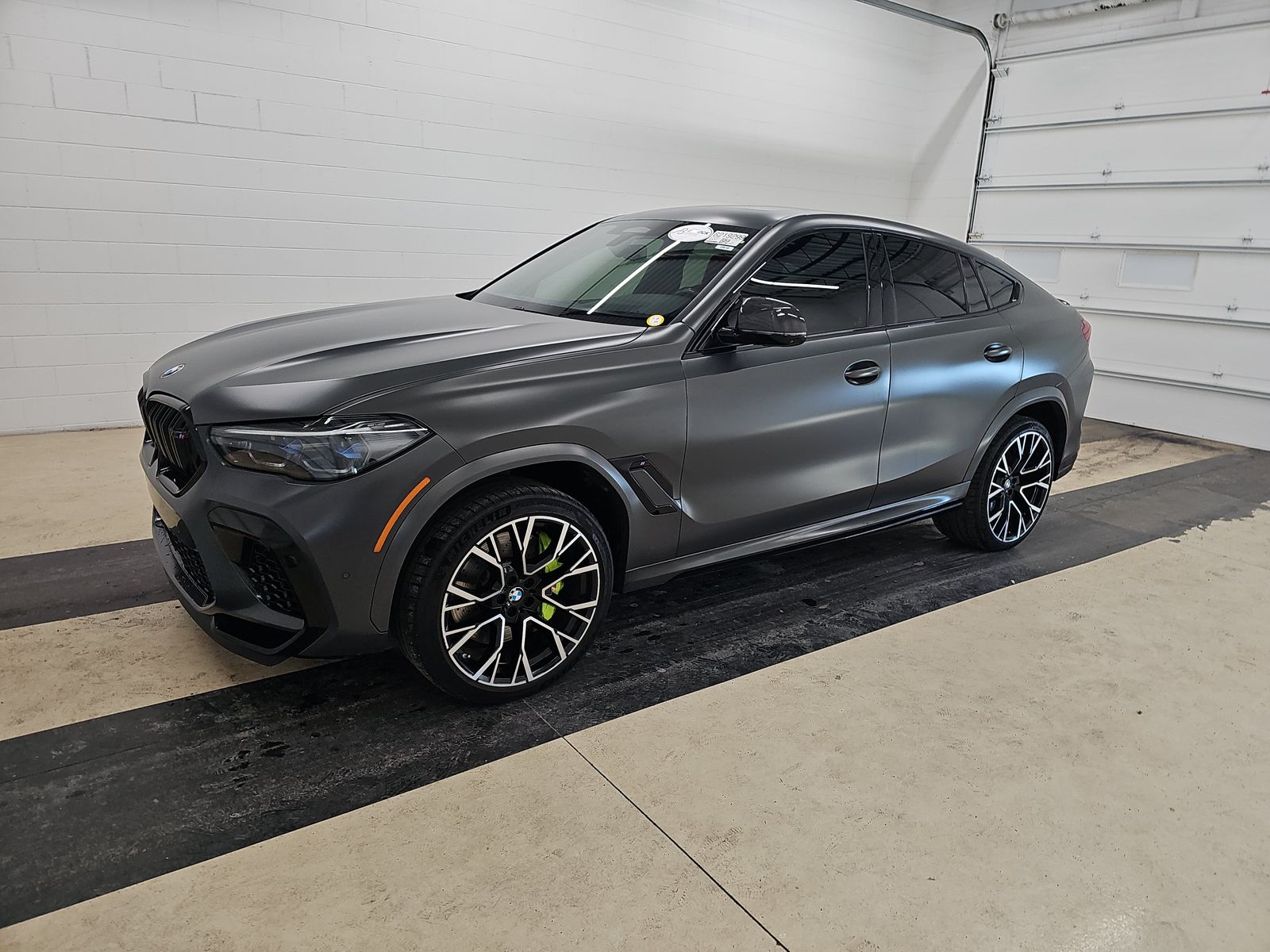 2022 BMW X6 M Base's photo