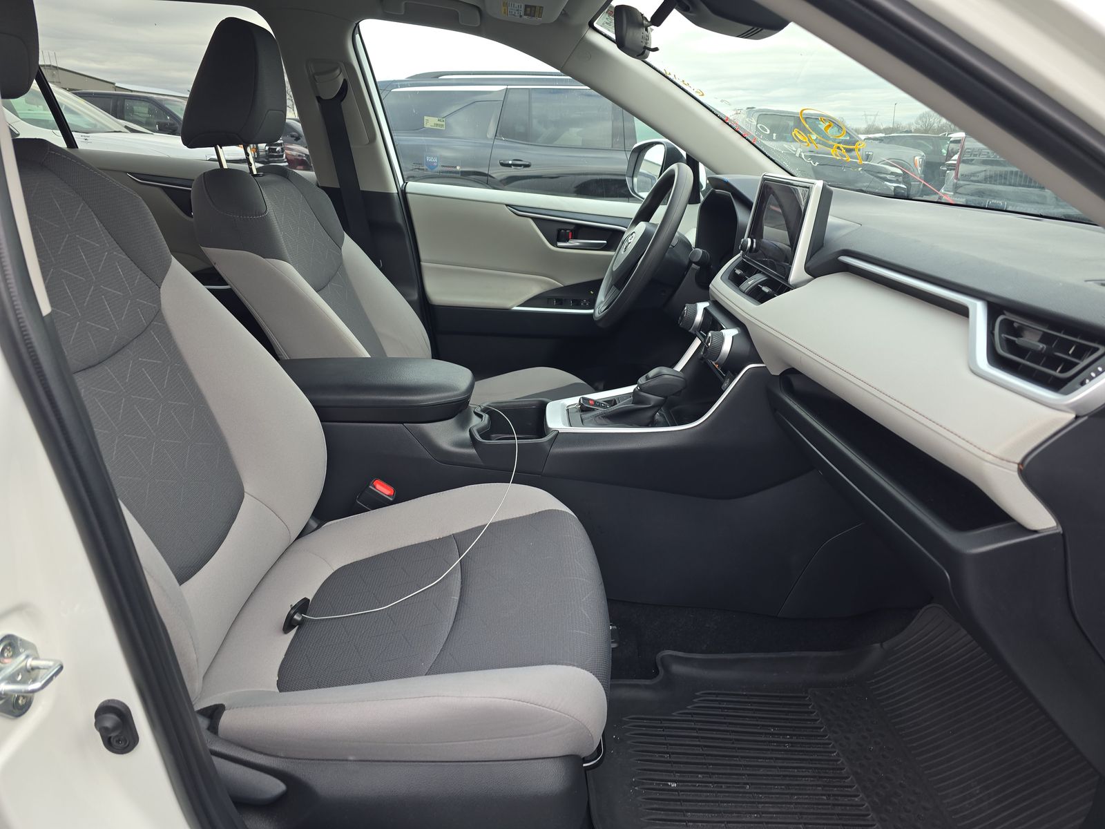 2024 Toyota RAV4 XLE FWD