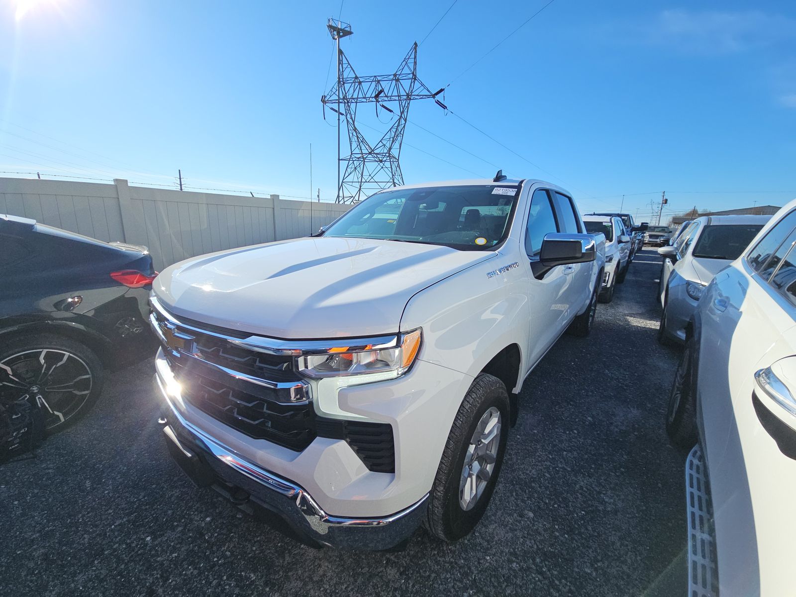 2023 Chevrolet Silverado 1500 LT's photo