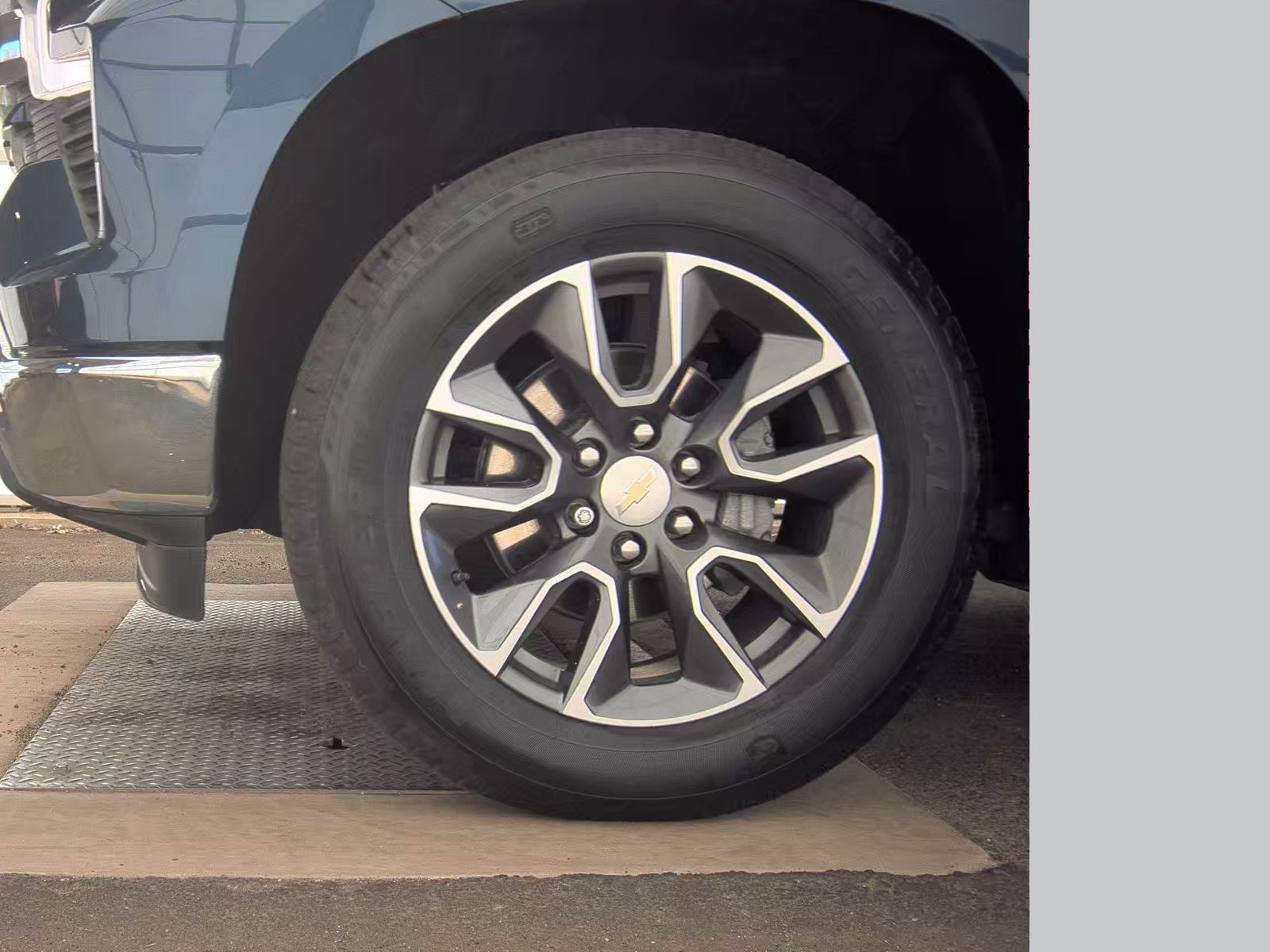 2023 Chevrolet Silverado 1500 LT AWD