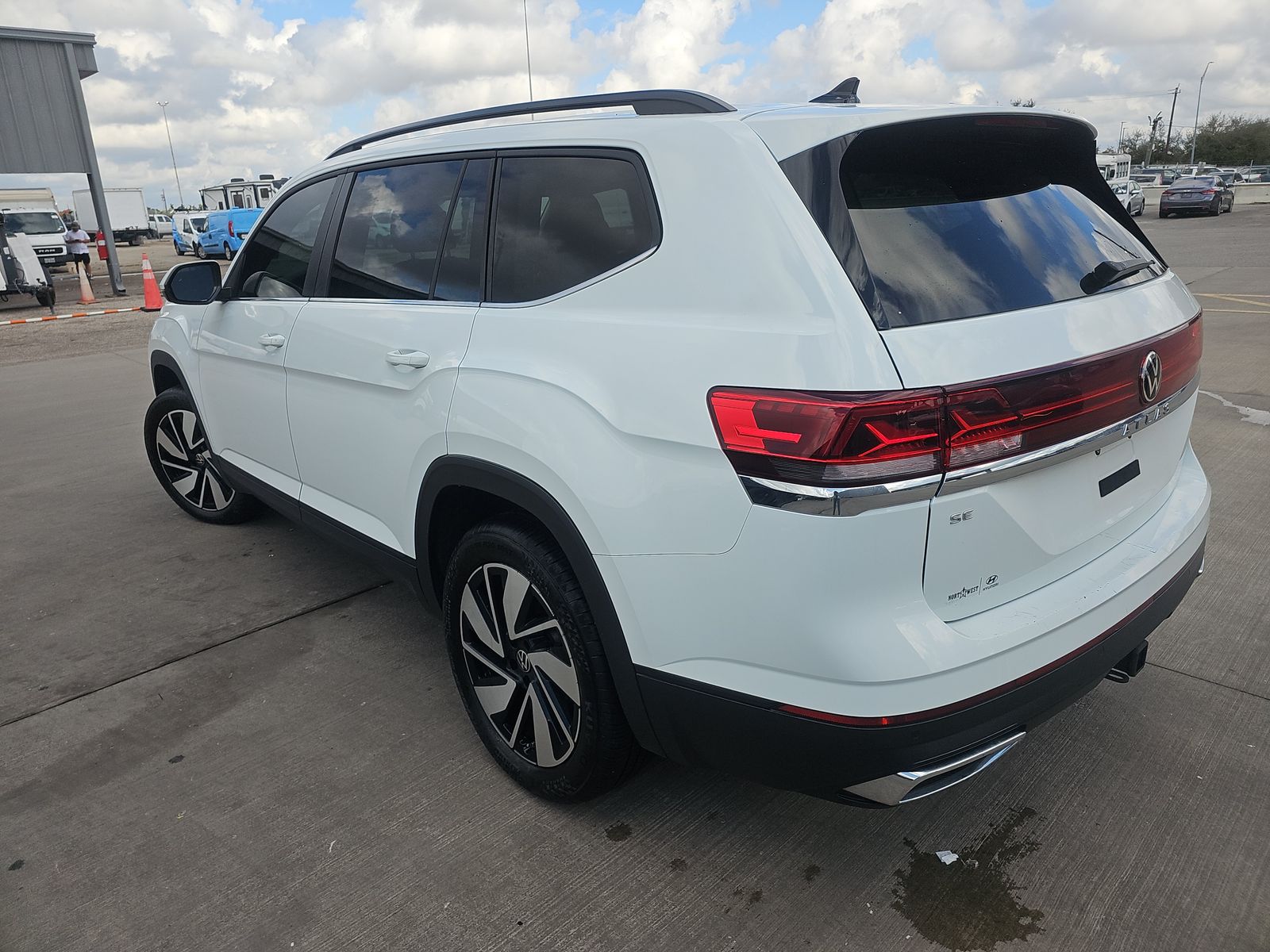 2024 Volkswagen Atlas 2.0T SE FWD