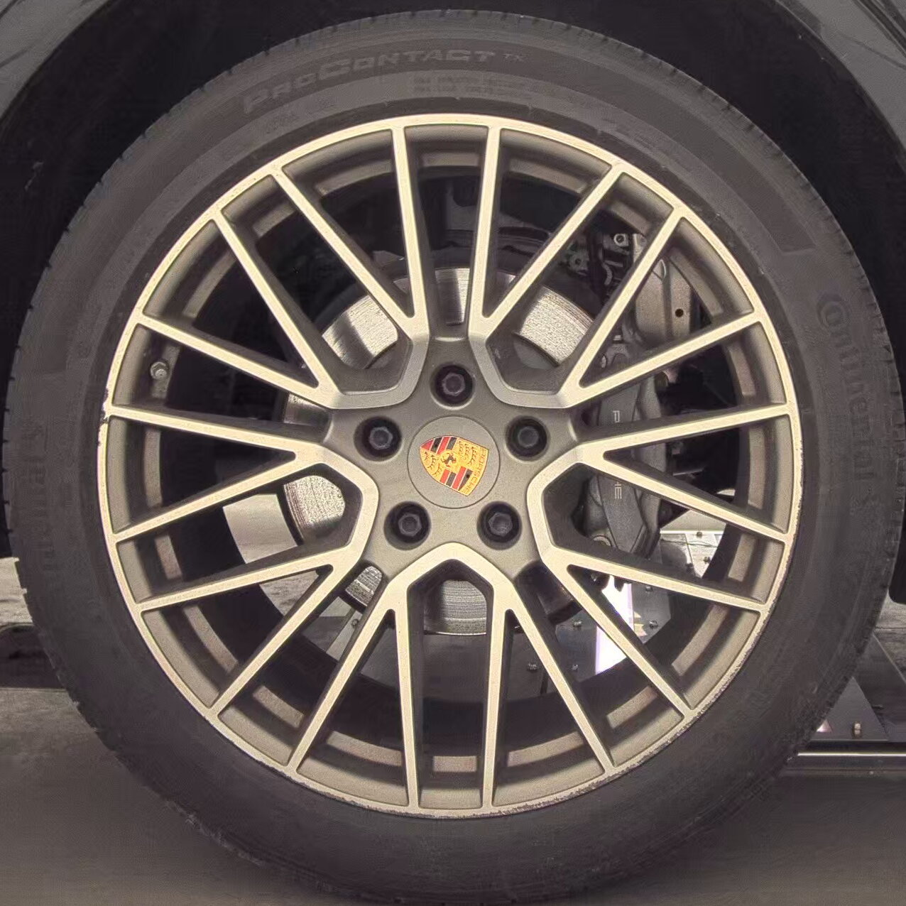 2022 Porsche Cayenne Platinum Edition AWD