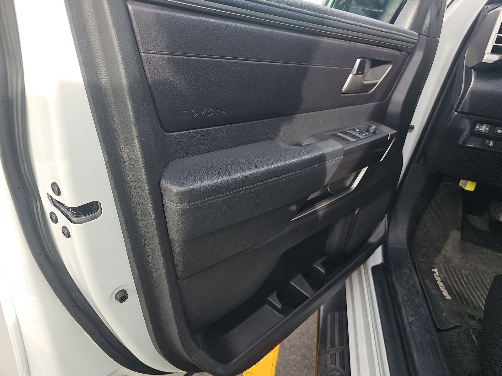 2024 Toyota Tundra SR5 AWD