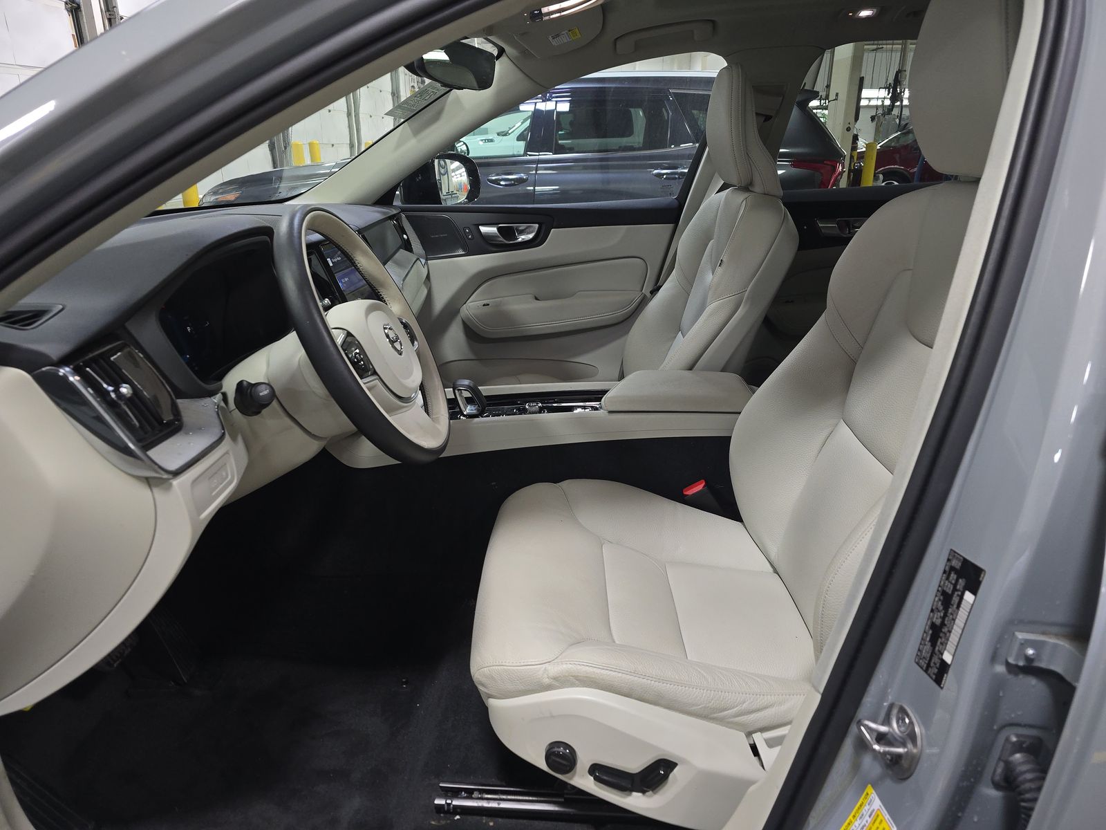 2024 Volvo XC60 Recharge T8 Plus AWD