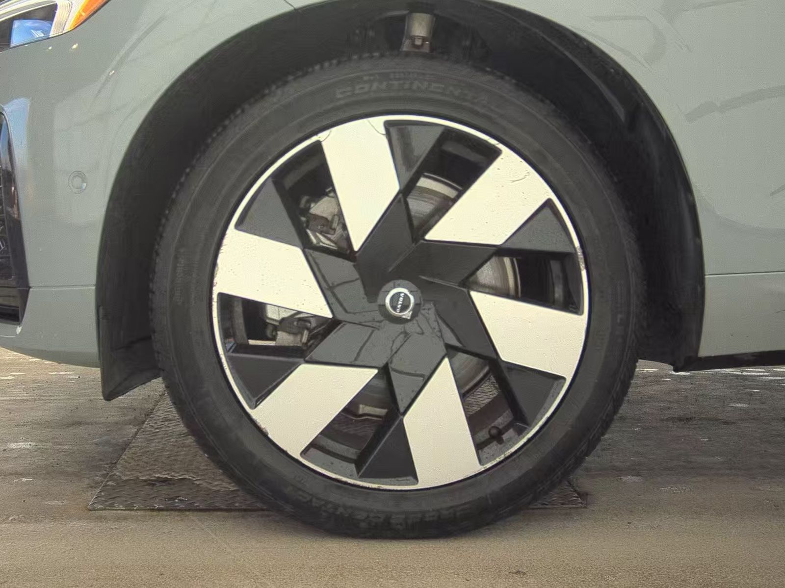 2024 Volvo XC60 Recharge T8 Plus AWD